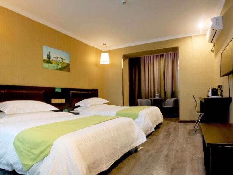 Greentree Wulumuqi Airport Hotel Urumqi Esterno foto